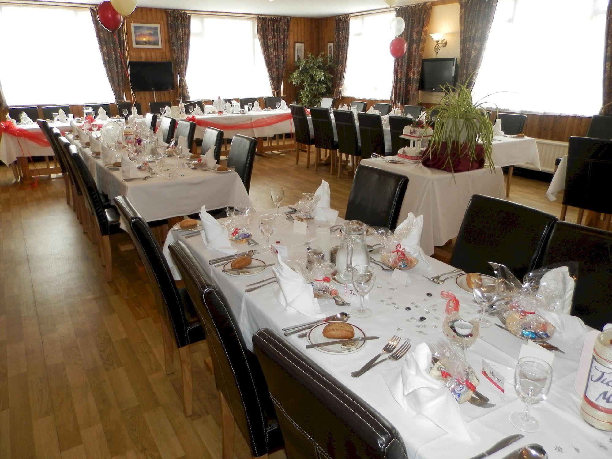 Wayside Cheer Hotel Castel Dış mekan fotoğraf