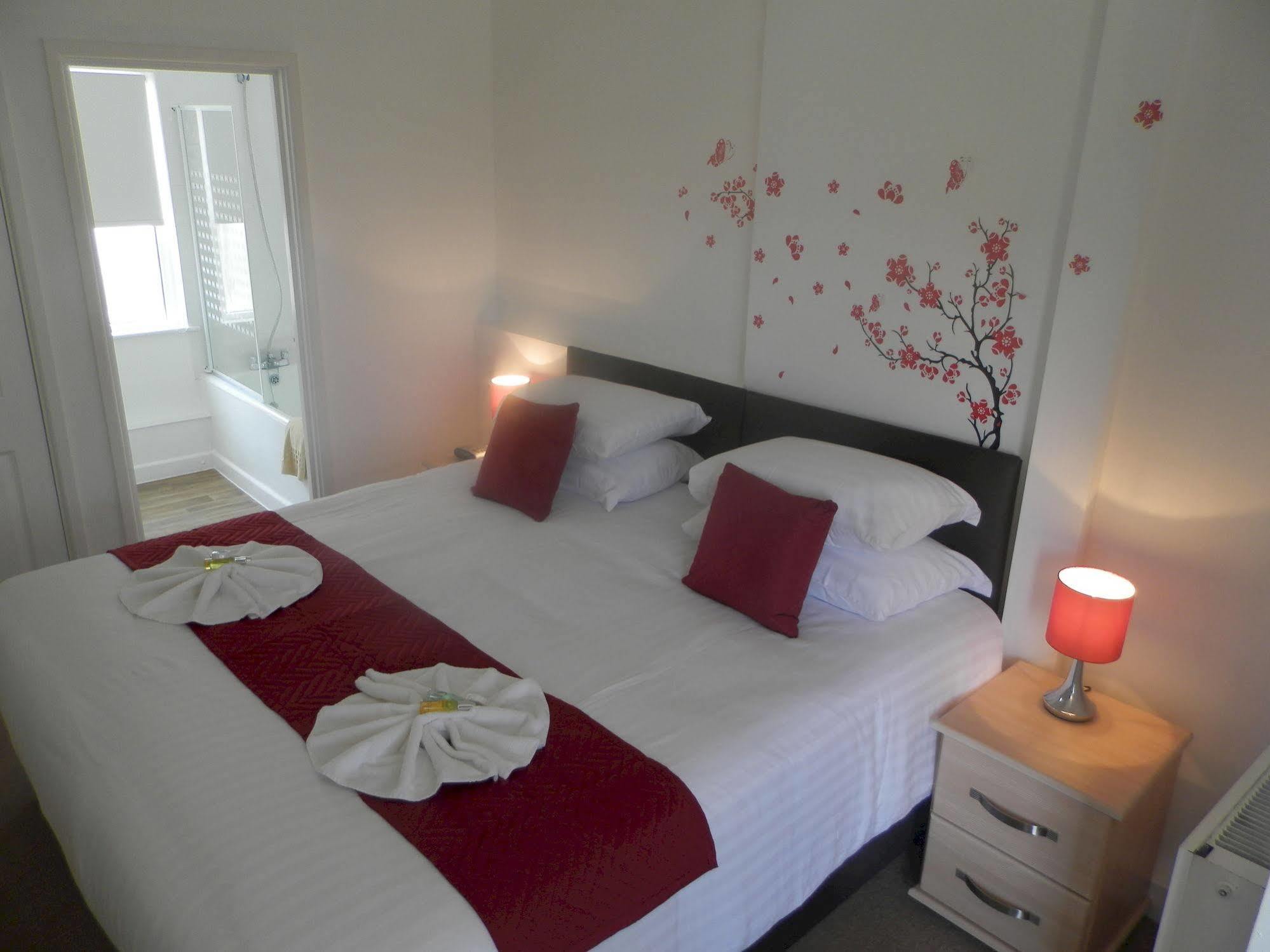 Wayside Cheer Hotel Castel Dış mekan fotoğraf