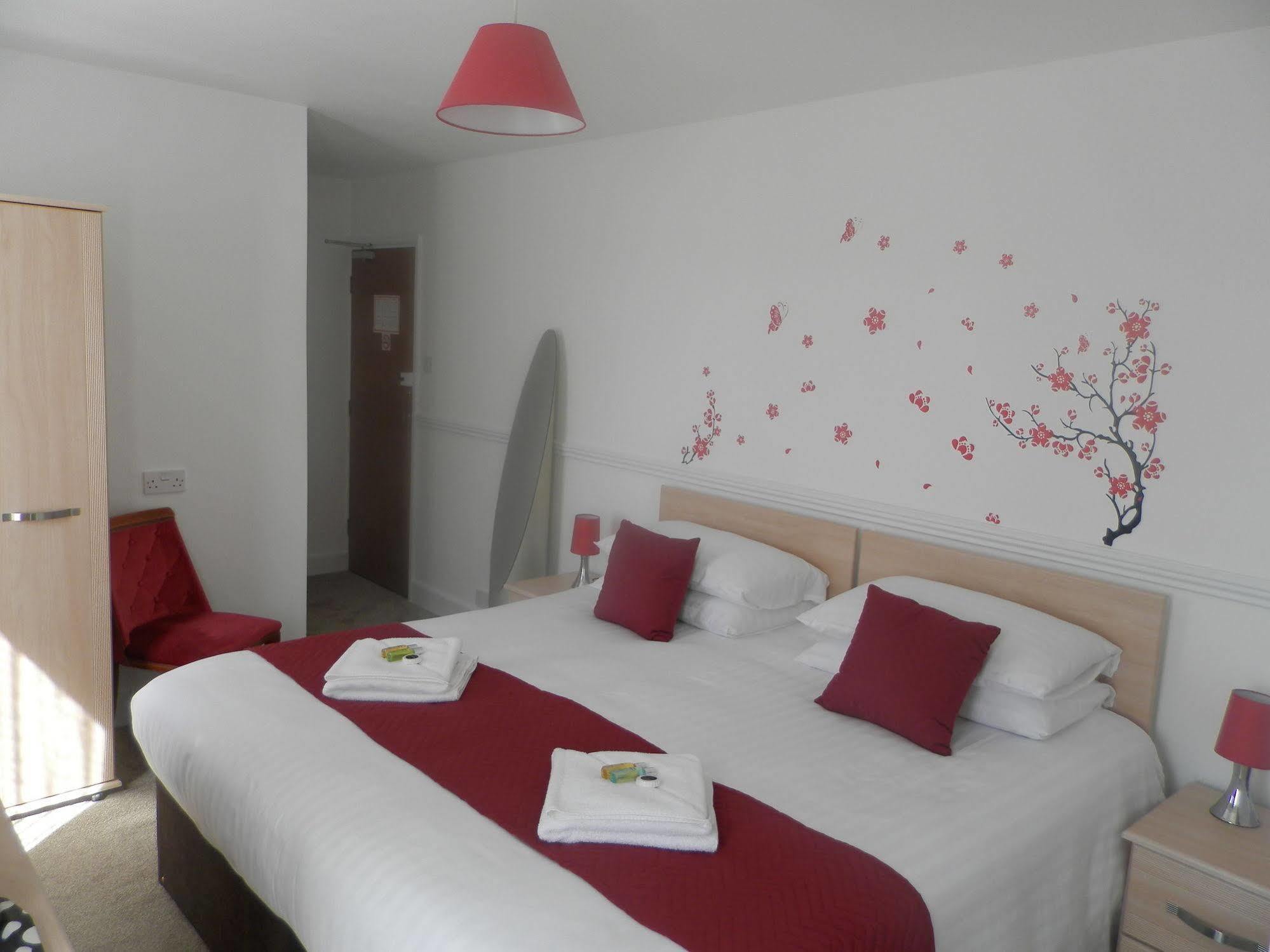 Wayside Cheer Hotel Castel Dış mekan fotoğraf