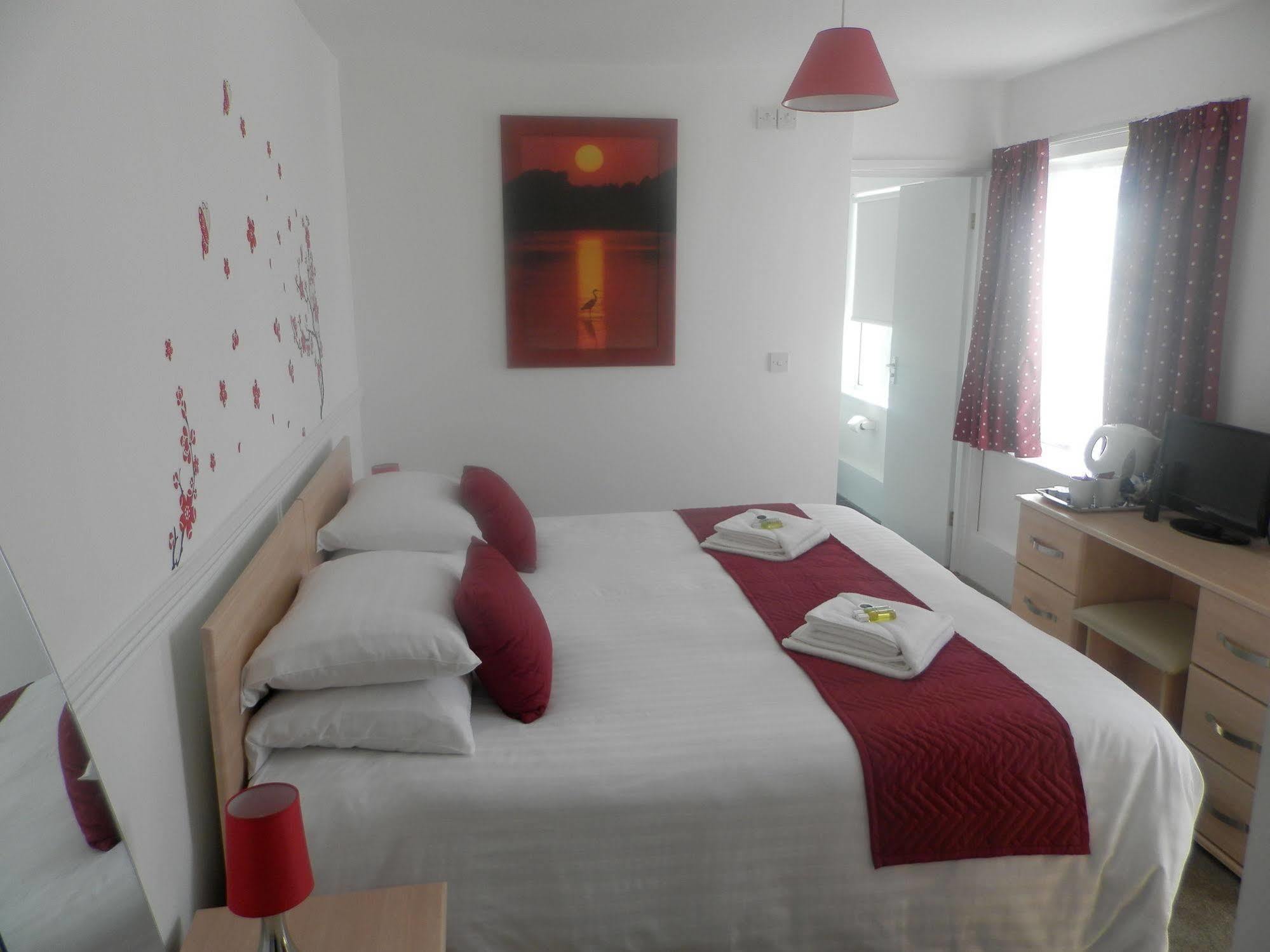 Wayside Cheer Hotel Castel Dış mekan fotoğraf