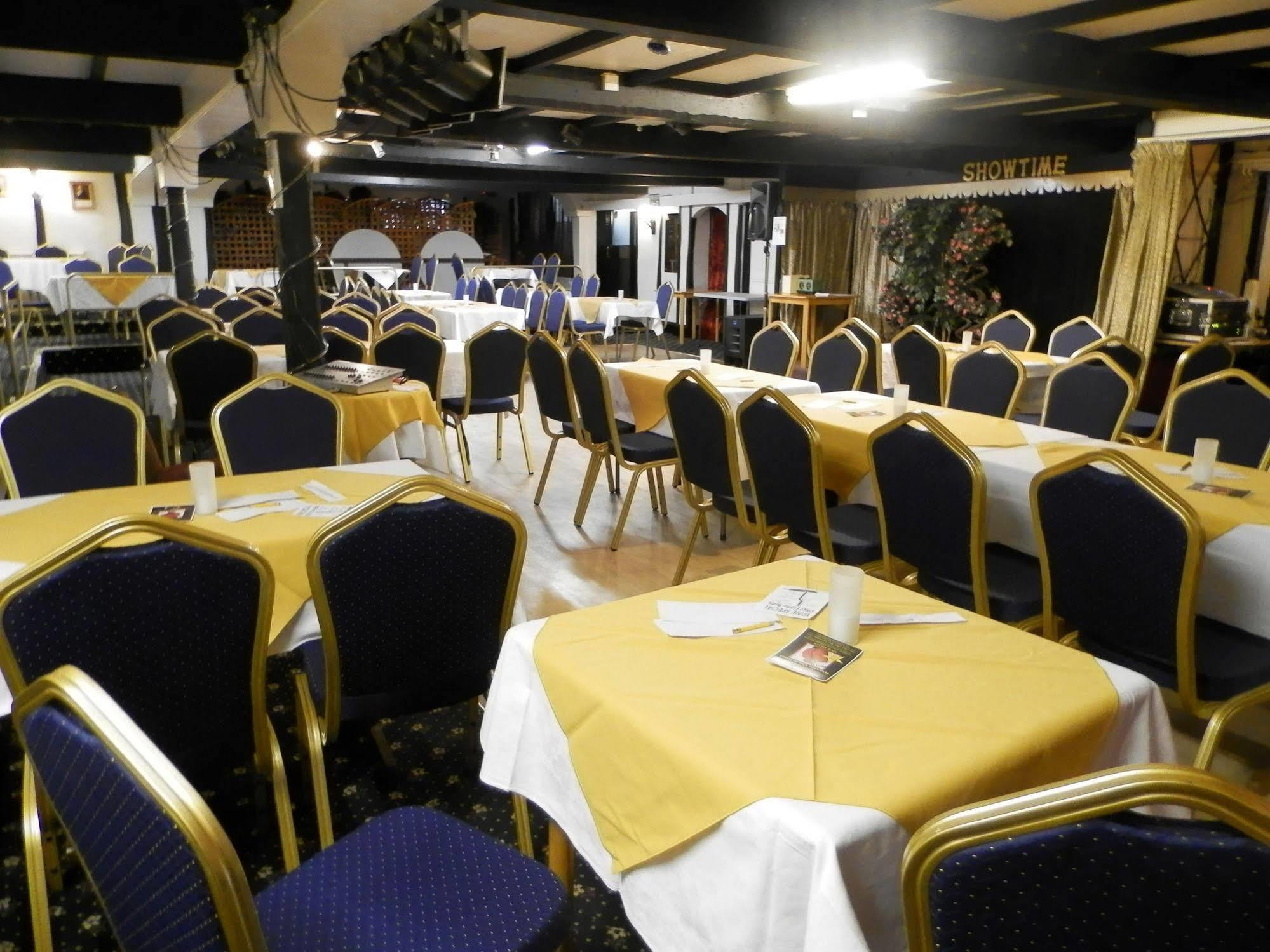 Wayside Cheer Hotel Castel Dış mekan fotoğraf